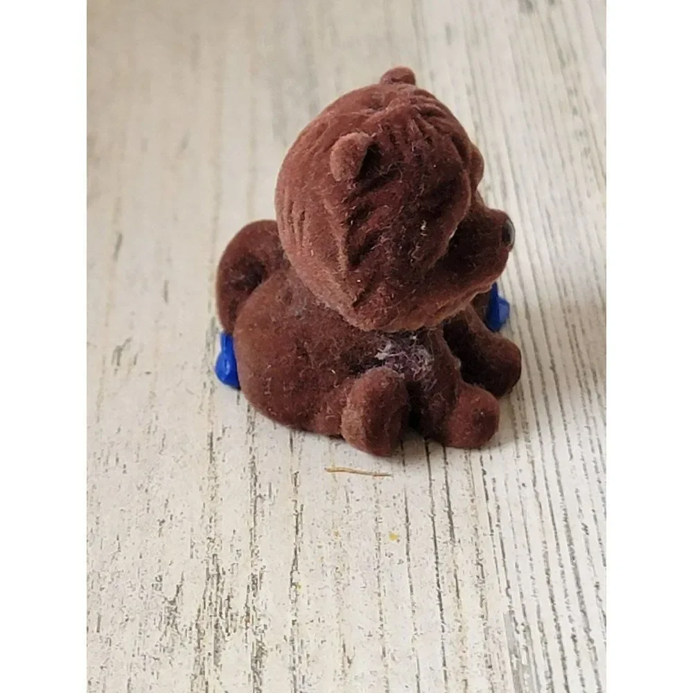 MEG 2005 mini brown puppy flocked‎ toy figure